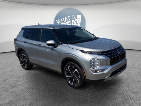 Used 2022 Mitsubishi Outlander SE AWD/4WD image 1