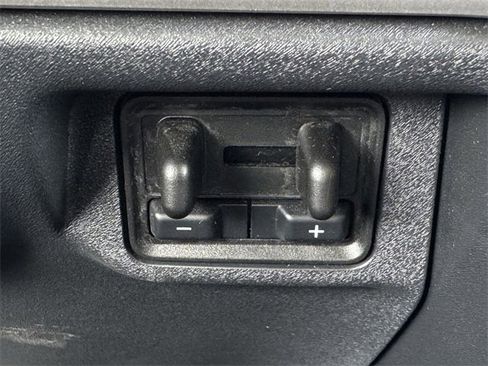 Used 2025 Ford Expedition Active image 22