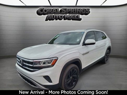 Used 2022 Volkswagen Atlas Cross Sport SE FWD image 4
