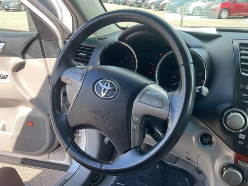 Used 2010 Toyota Highlander Limited AWD/4WD image 18