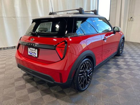 Used 2025 MINI Cooper 2-Door Hardtop FWD image 9