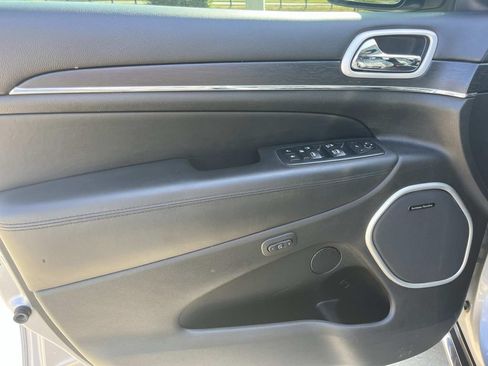 Used 2018 Jeep Grand Cherokee Summit AWD/4WD image 29