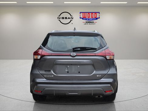 Used 2024 Nissan Kicks SV FWD image 3
