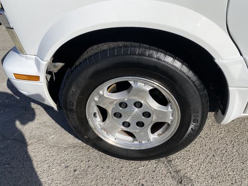 Used 2005 Chevrolet Astro Passenger w/ LS Preferred Equipment Group RWD image 13