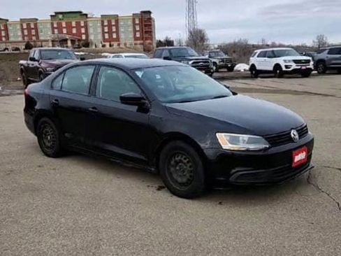 Used 2011 Volkswagen Jetta S image 2