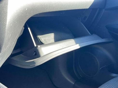 Used 2022 Nissan Rogue Sport S image 27