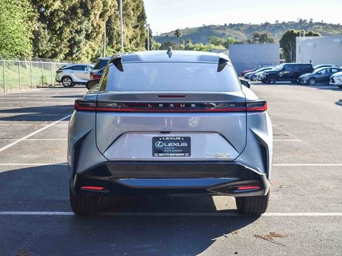 Used 2023 Lexus RZ 450e Premium w/ Technology Package image 5