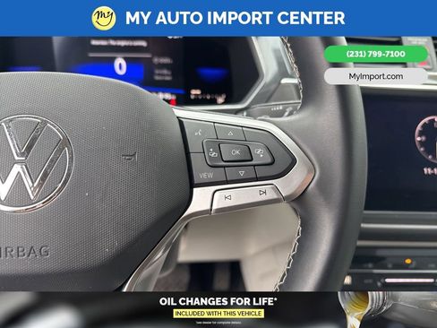 Used 2022 Volkswagen Tiguan SE image 17