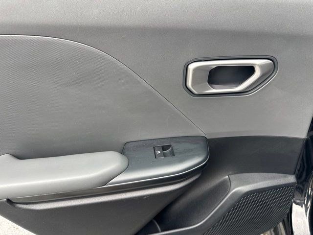 Used 2025 Kia K4 FWD image 33