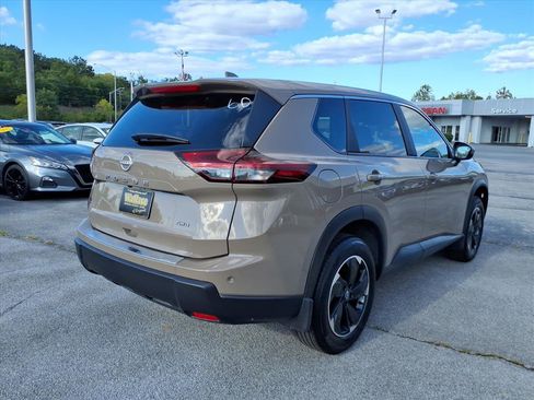 Certified 2025 Nissan Rogue SV image 16