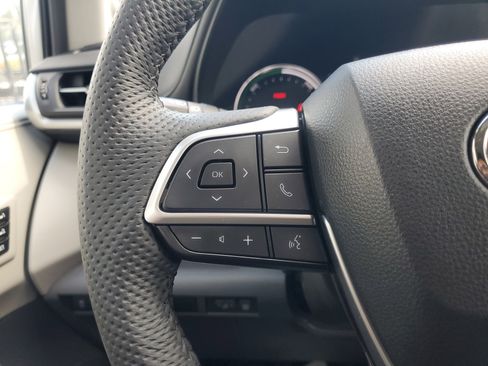 Certified 2024 Toyota Sienna Limited image 20