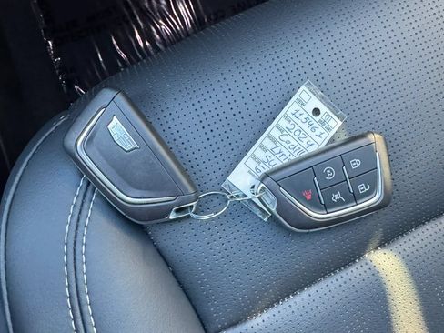 Used 2024 Cadillac Lyriq Luxury AWD/4WD image 34