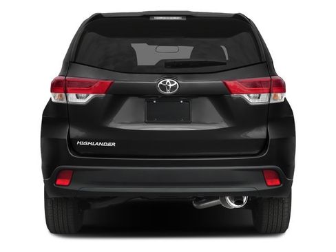 Used 2018 Toyota Highlander LE FWD image 5