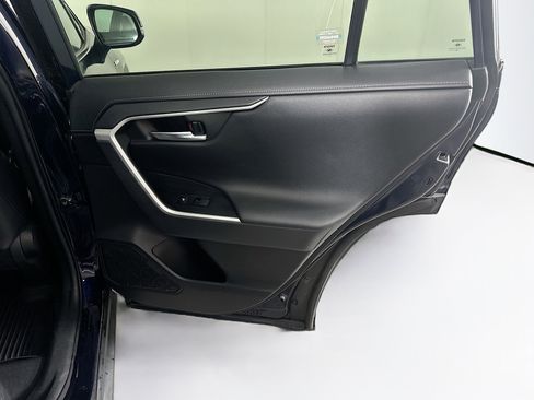 Used 2021 Toyota RAV4 Limited image 31