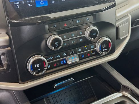 Used 2024 Ford Expedition Max XLT image 24