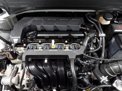 Used 2020 Hyundai Venue SEL FWD image 18