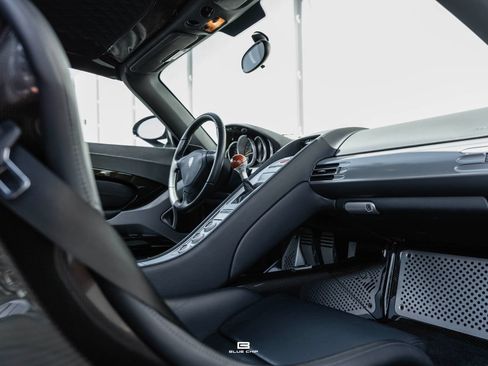 Used 2005 Porsche Carrera GT RWD image 40