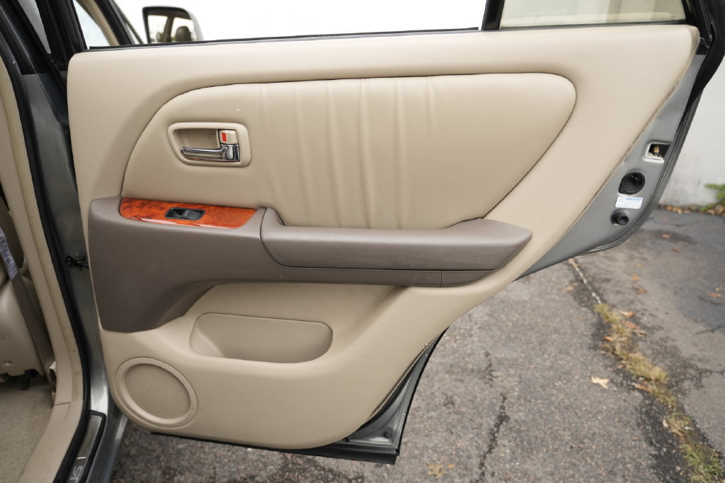 Used 2002 Lexus RX 300 4WD w/ Premium Pkg Plus image 35