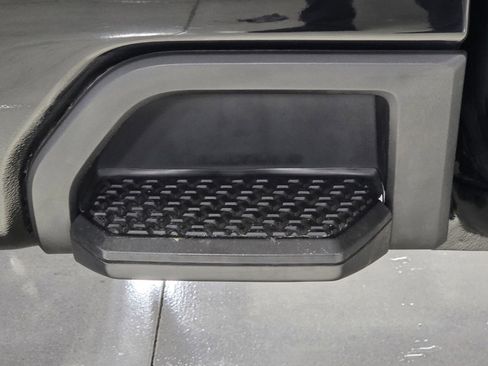 Used 2021 GMC Sierra 2500 AT4 w/ AT4 Premium Plus Package image 11