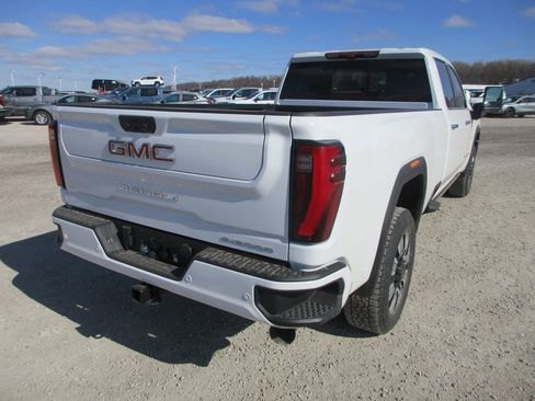 New 2026 GMC Sierra 3500 Denali w/ Denali Reserve Package image 5