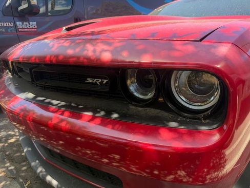 Used 2015 Dodge Challenger SRT w/ Technology Group image 4