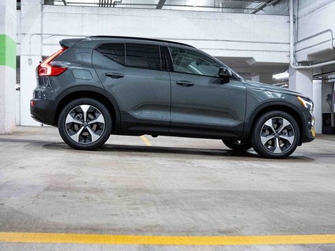 New 2026 Volvo XC40 B4 Plus w/ Protection Package Premier image 7