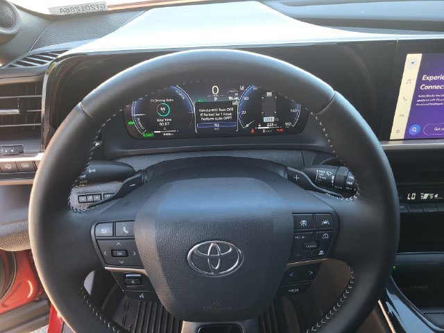 Used 2025 Toyota Crown Signia AWD/4WD image 17