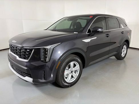 New 2026 Kia Sorento LX image 4