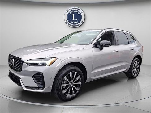 Certified 2025 Volvo XC60 B5 Plus image 3