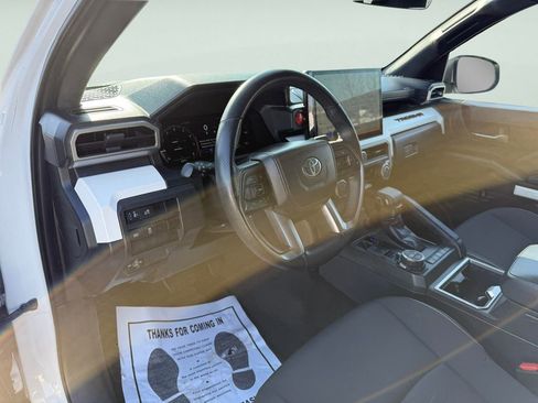 Used 2024 Toyota Tacoma TRD Off-Road image 19