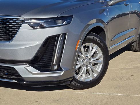 New 2025 Cadillac XT6 Luxury image 7