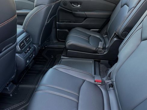 New 2025 Honda Pilot TrailSport image 18