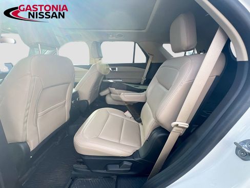 Used 2022 Ford Explorer XLT w/ Equipment Group 202A image 32