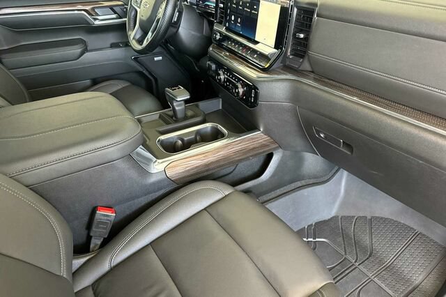 Used 2024 Chevrolet Silverado 1500 RST w/ Rally Edition AWD/4WD image 12