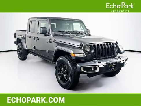 Used 2021 Jeep Gladiator Sport image 1