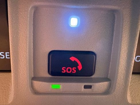 Used 2024 Toyota Highlander XLE AWD/4WD image 16