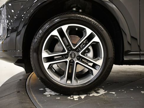 Used 2025 Audi Q5 Premium w/ Convenience Package image 13