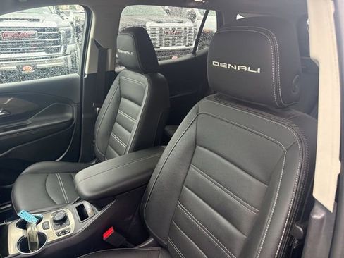 Used 2024 GMC Terrain Denali w/ Denali Premium Package AWD/4WD image 15
