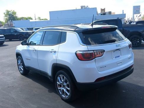 Used 2025 Jeep Compass Limited AWD/4WD image 4