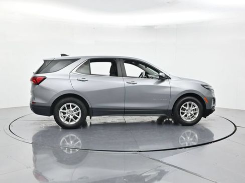 Used 2024 Chevrolet Equinox LT FWD image 2