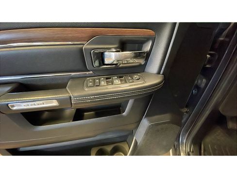 Used 2013 RAM 1500 Laramie w/ Convenience Group AWD/4WD image 10
