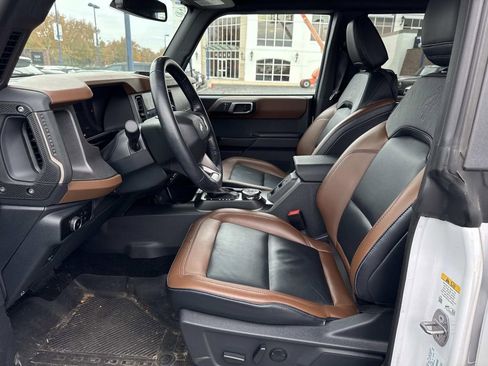 Used 2024 Ford Bronco Outer Banks w/ Sasquatch Package image 16