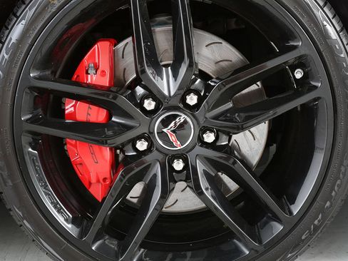 Used 2014 Chevrolet Corvette Stingray Convertible w/ 3LT Preferred Equipment Group RWD image 17