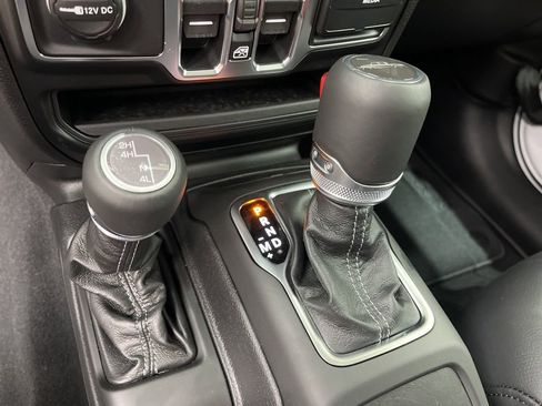 New 2026 Jeep Gladiator Sport image 15