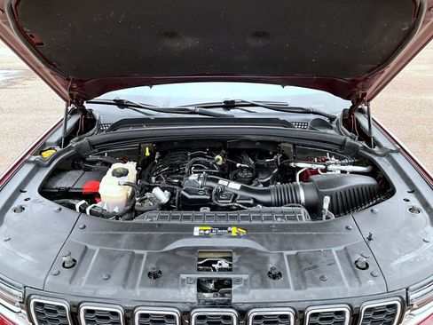 Certified 2022 Jeep Grand Cherokee Limited w/ MOPAR Finishing Package image 24