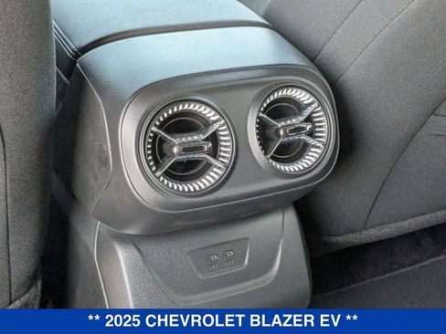 New 2025 Chevrolet Blazer EV LT image 25