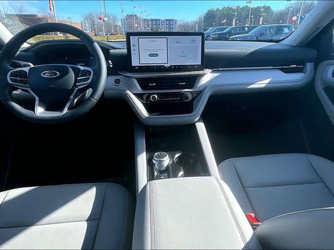New 2026 Ford Explorer Active w/ Active Comfort Package image 5
