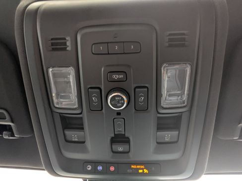 Used 2024 Chevrolet Tahoe High Country image 28