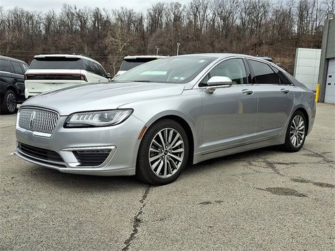 Used 2020 Lincoln MKZ image 3