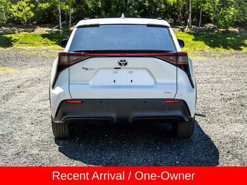 Used 2023 Toyota bZ4X AWD image 6